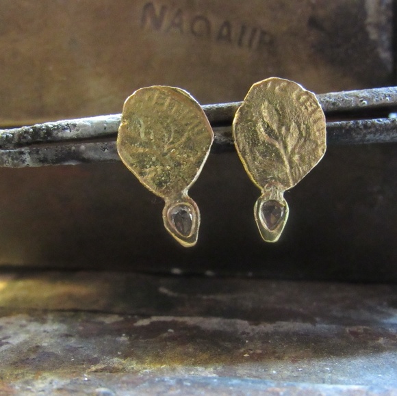 Gold diamonds earrings. - Picture 6 of 10